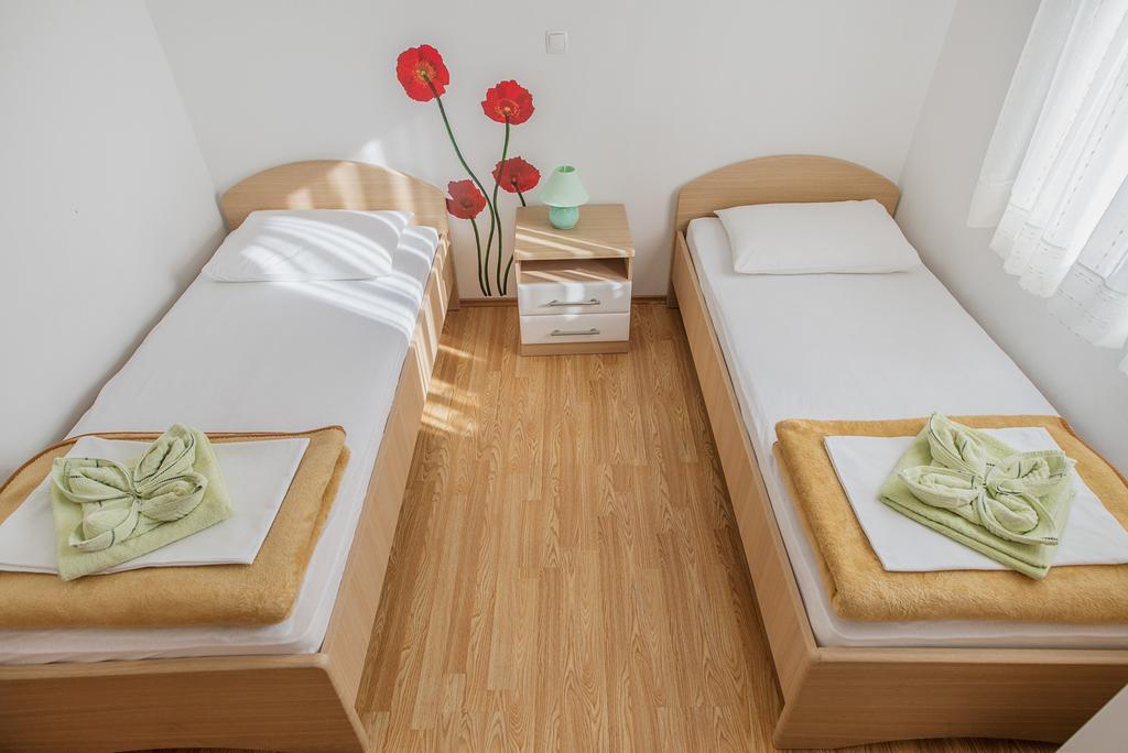 Apartments Mia Baška Екстериор снимка