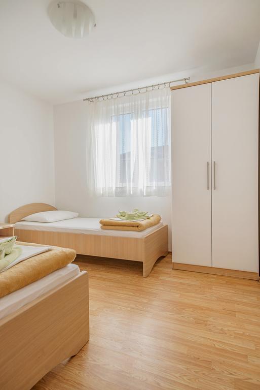 Apartments Mia Baška Екстериор снимка