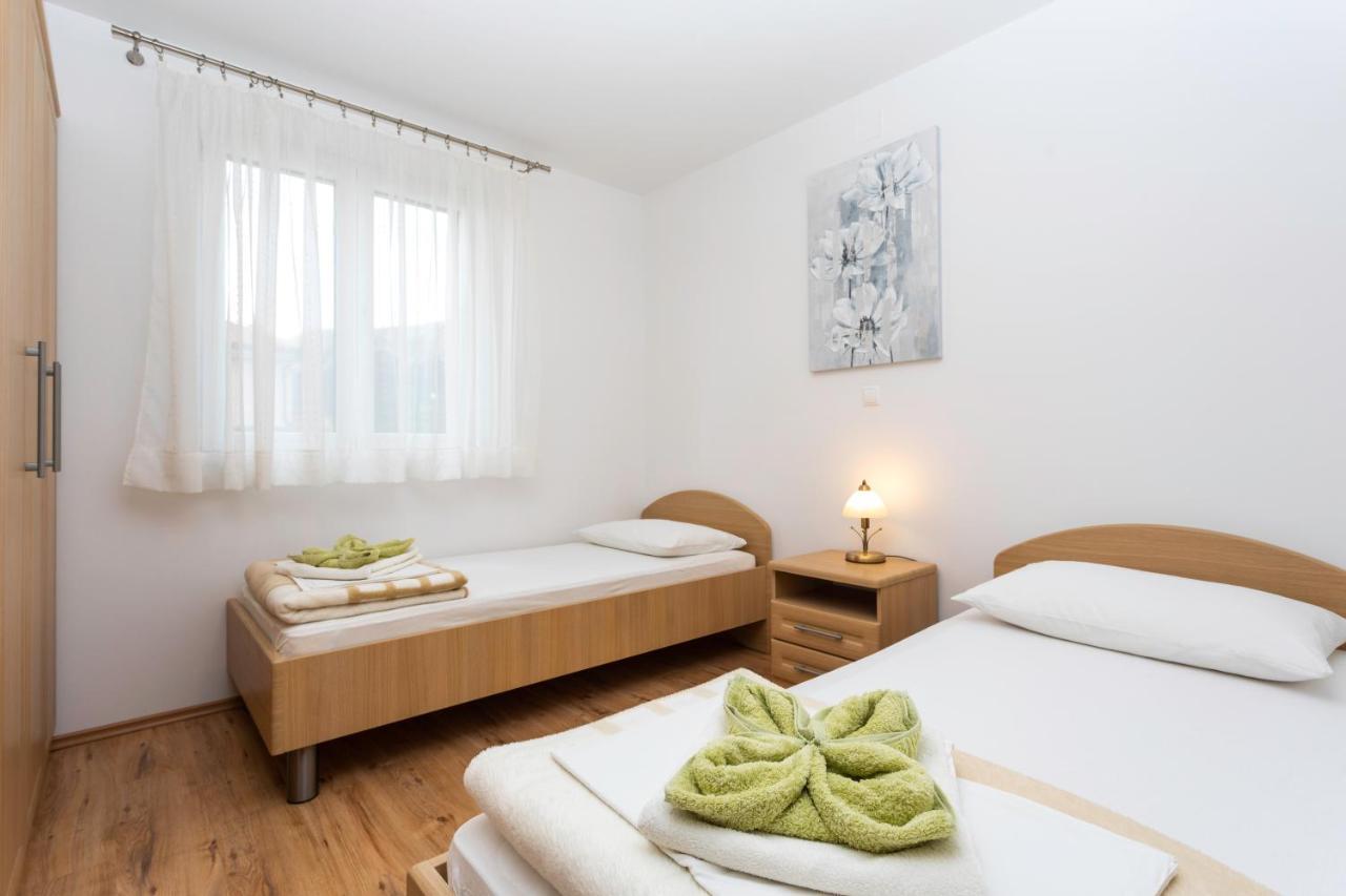 Apartments Mia Baška Екстериор снимка
